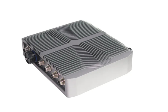 Промышленным изрезанным компьютер коробки DC12V врезанный входным сигналом с соединителями M12